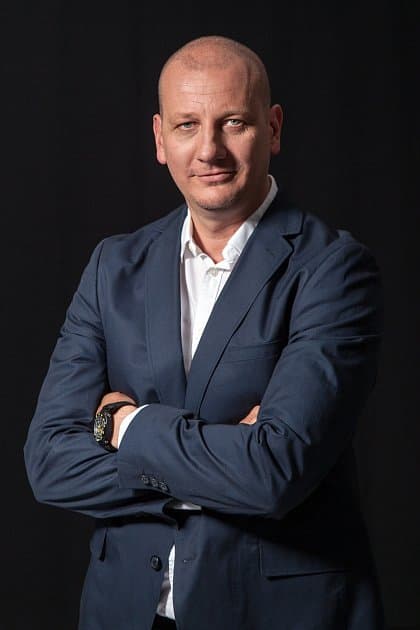 Radek Ševčík, zakladatel a jednatel společnosti ŠEVČÍK OKNA, ve svém showroomu